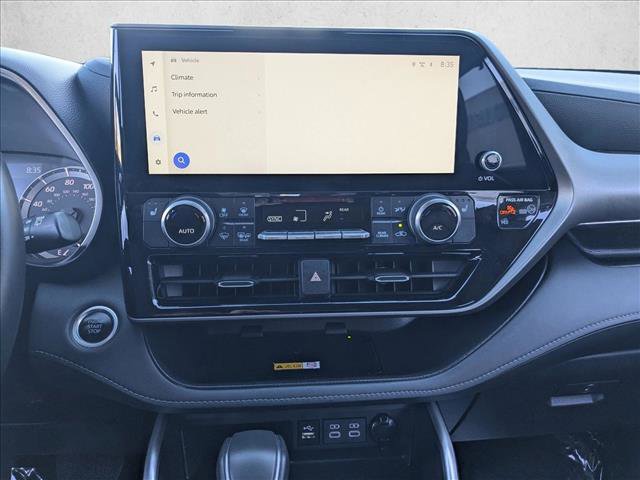 Used 2024 Toyota Highlander XLE image 16