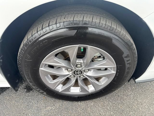 Used 2025 Toyota Sienna XLE FWD image 13