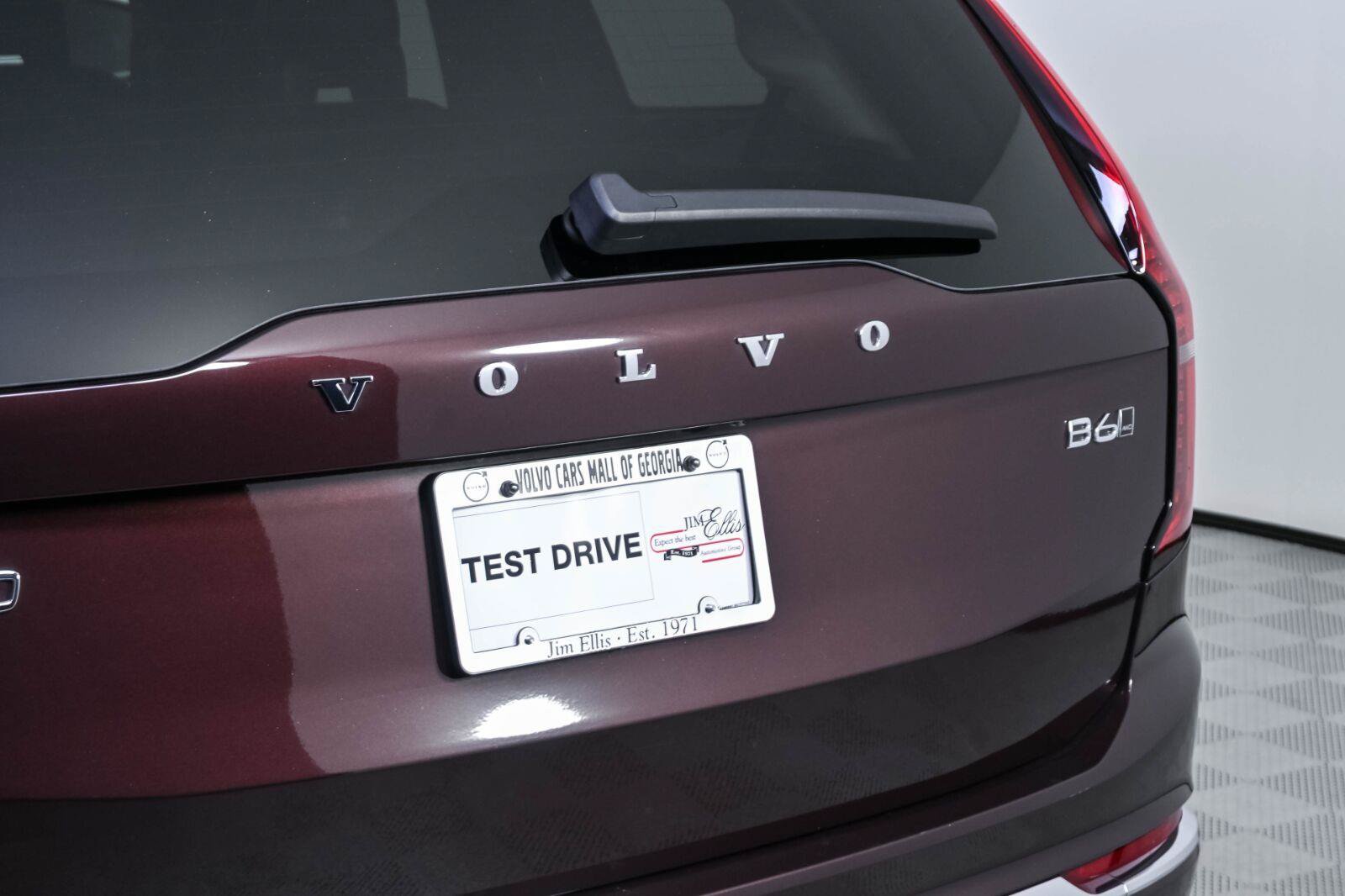 Used 2025 Volvo XC90 B6 Core w/ Climate Package AWD/4WD image 37