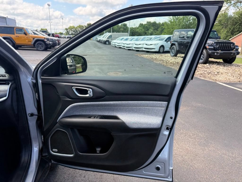 New 2026 Jeep Compass Latitude AWD/4WD image 53