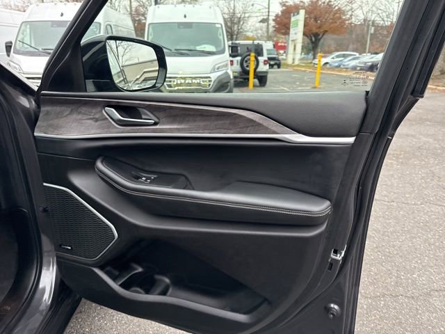 Used 2022 Jeep Grand Cherokee L Limited image 30