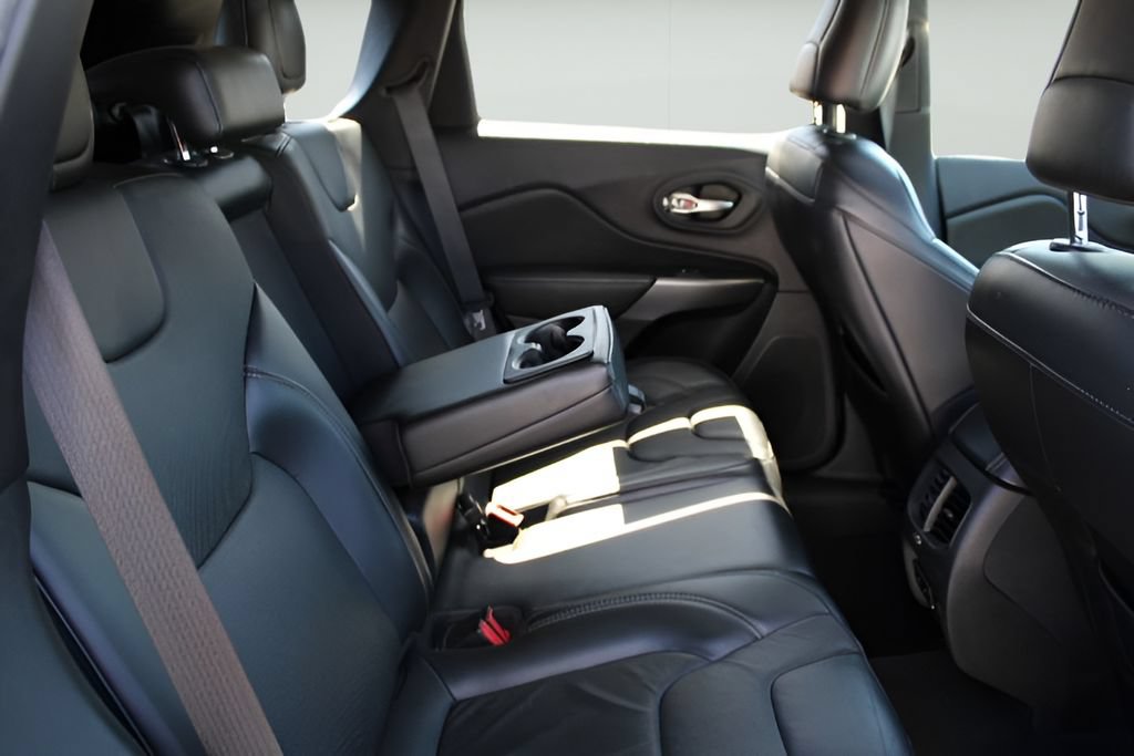 Used 2020 Jeep Cherokee Limited AWD/4WD image 24