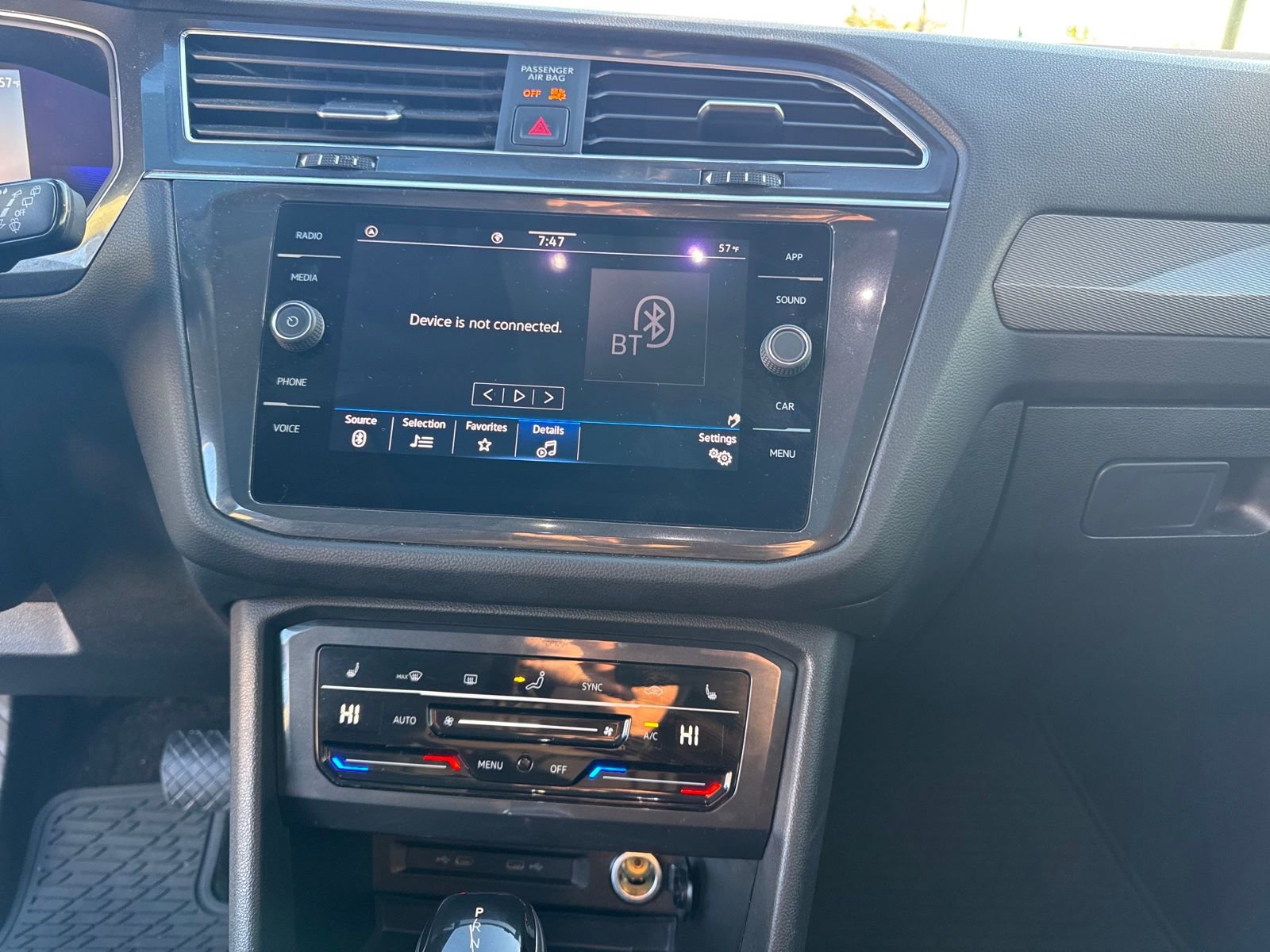 Used 2022 Volkswagen Tiguan SE image 19