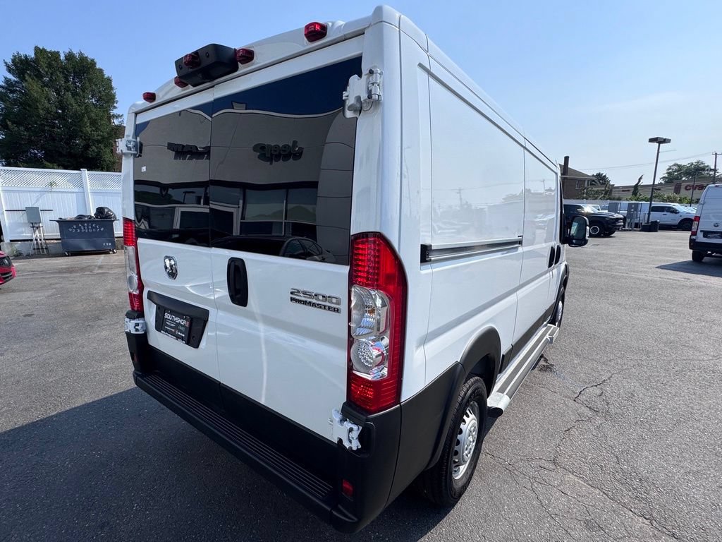 Used 2025 RAM ProMaster 2500 w/ U-Haul Equipment Group FWD image 8