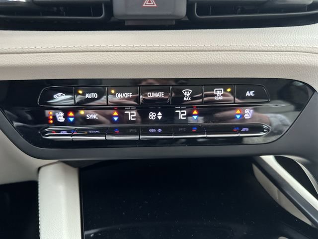 Used 2022 Buick Envision Avenir w/ Technology Package II image 20