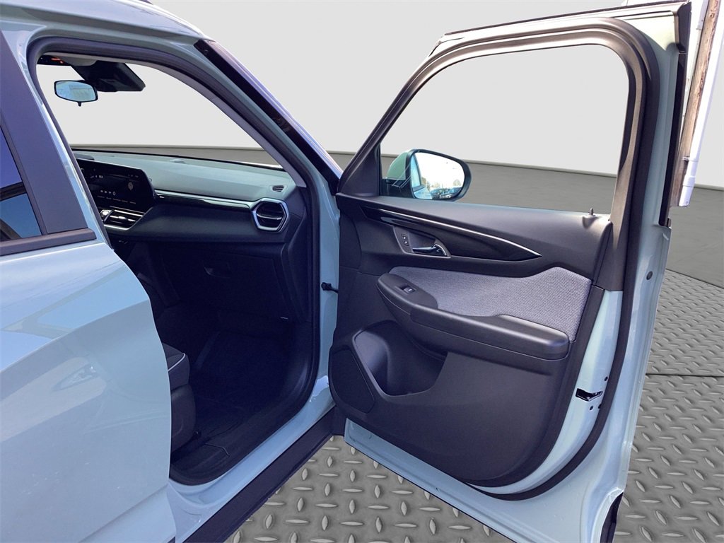 New 2026 Chevrolet TrailBlazer LT w/ LT Cold Weather Package image 17