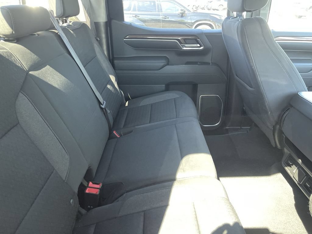 Used 2023 Chevrolet Silverado 1500 LT w/ Safety Package AWD/4WD image 11
