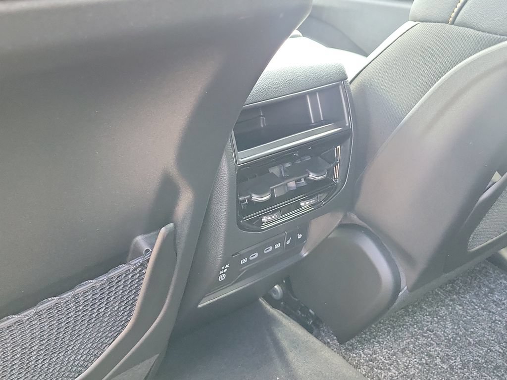 New 2026 Jeep Grand Cherokee Limited AWD/4WD image 12