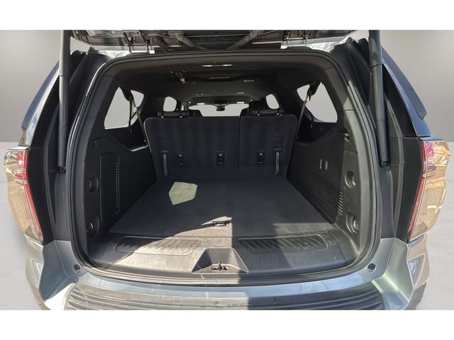 Used 2024 Chevrolet Suburban LT image 31