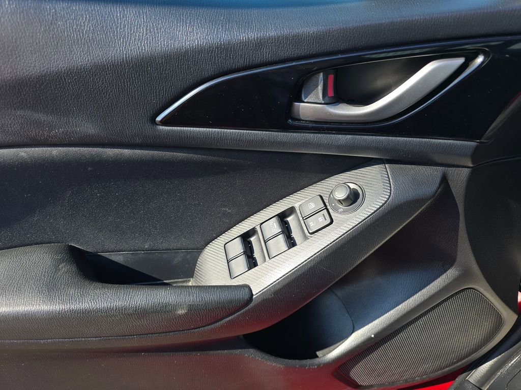Used 2015 MAZDA MAZDA3 i Sport image 25