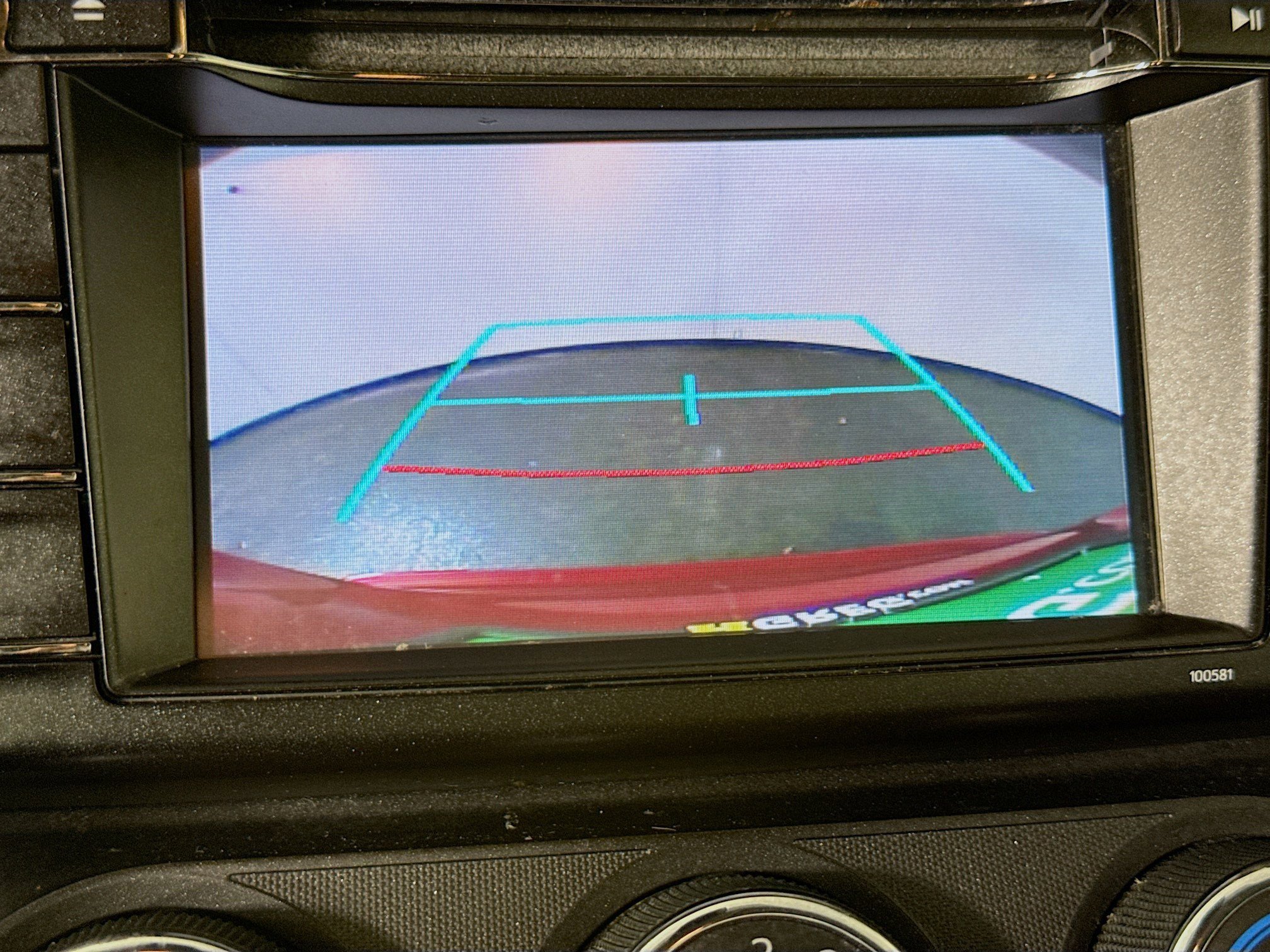 Used 2018 Toyota RAV4 LE image 19