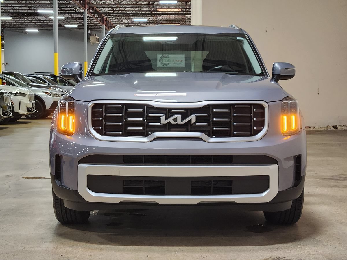 Used 2025 Kia Telluride S FWD image 2