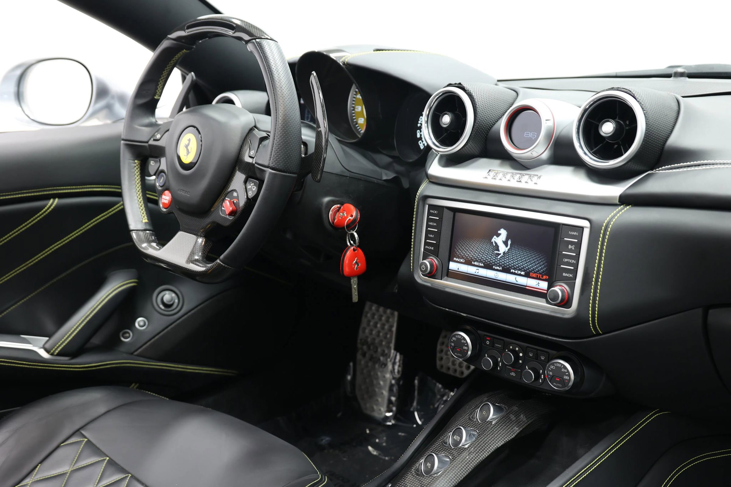 Used 2015 Ferrari California T image 87