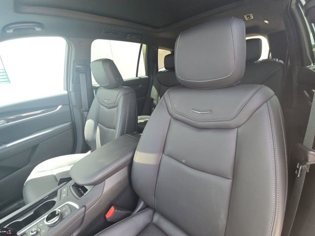 New 2025 Cadillac XT6 Sport w/ LPO, Onyx Lite Package AWD/4WD image 11
