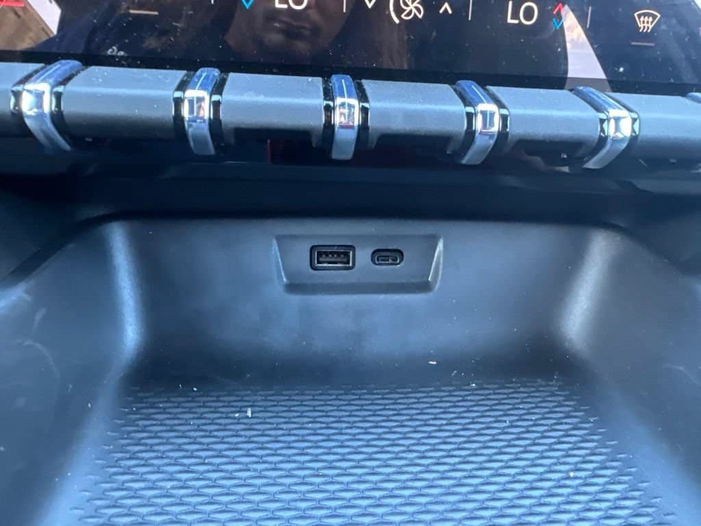 New 2026 GMC Terrain AT4 w/ Convenience Package III AWD/4WD image 32