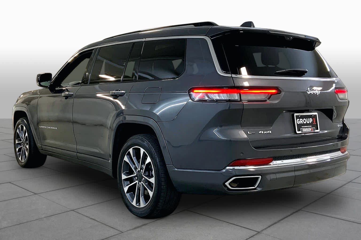 Used 2022 Jeep Grand Cherokee L Overland w/ Luxury Tech Group IV AWD/4WD image 11