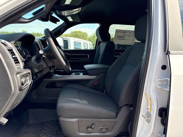 New 2027 RAM 2500 Big Horn AWD/4WD image 13