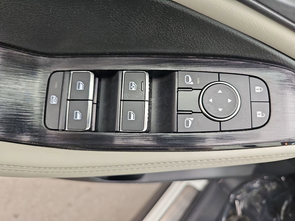 Used 2023 Nissan Rogue SL w/ SL Premium Package image 32