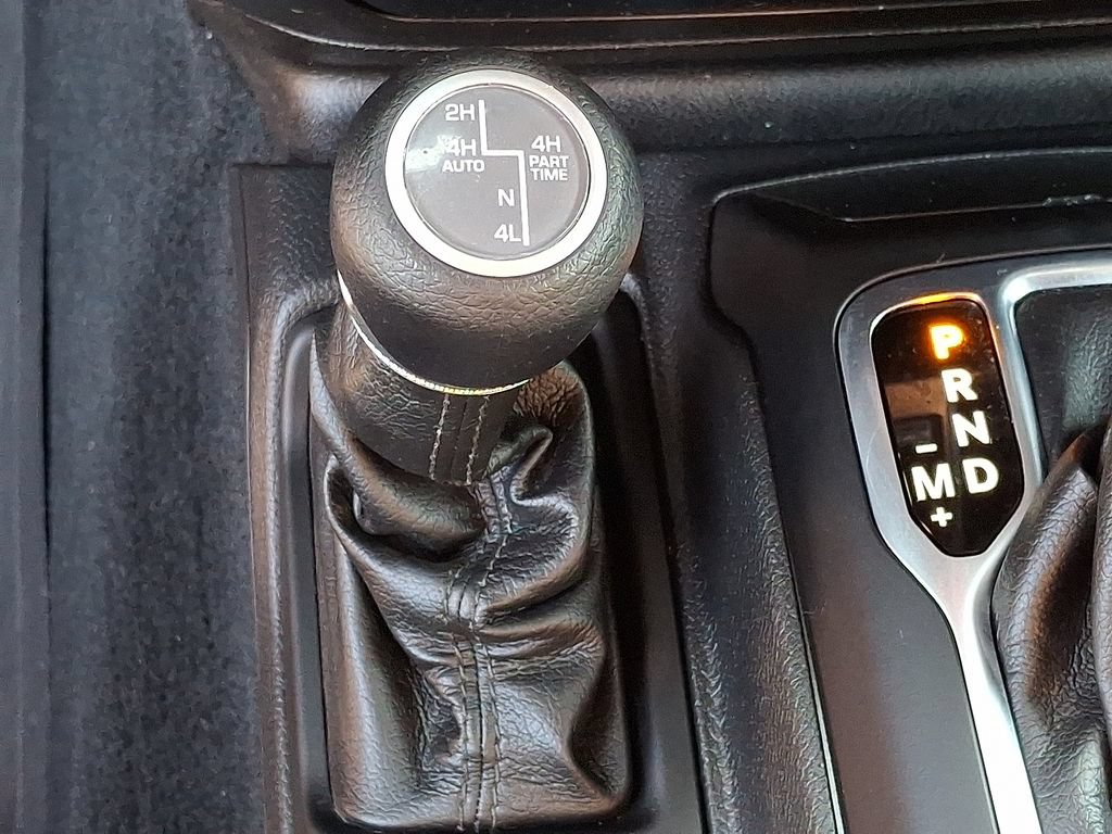 Used 2023 Jeep Wrangler Unlimited AWD/4WD image 25