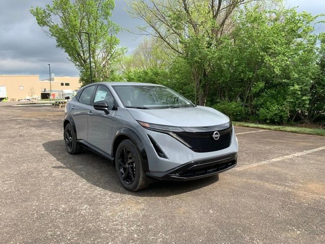 Used 2024 Nissan Ariya AWD image 3