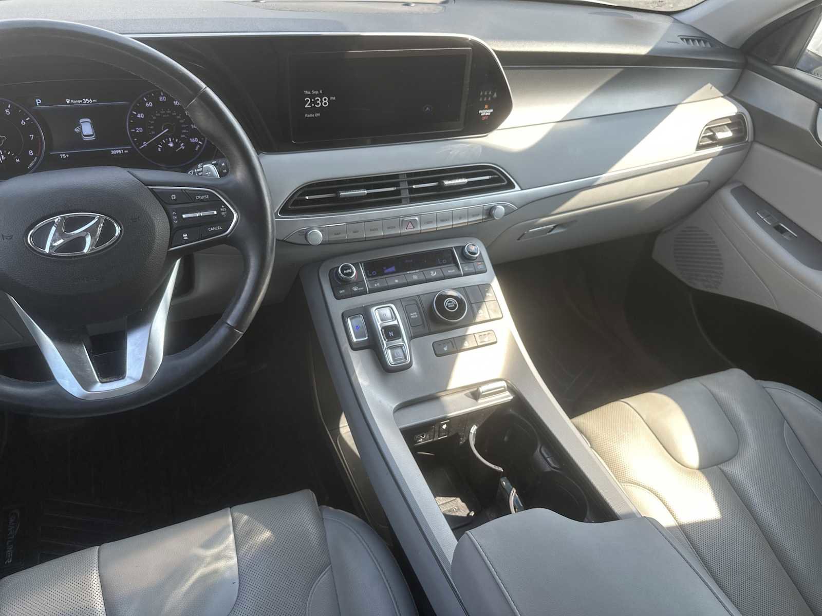 Certified 2022 Hyundai Palisade SEL w/ 8P Bench Seat Package image 16