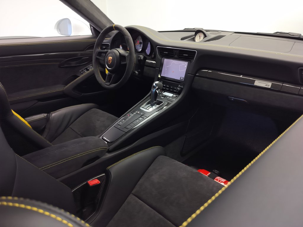 Used 2018 Porsche 911 GT2 RS RWD image 8