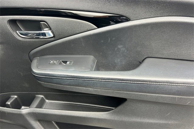 Used 2019 Honda Pilot Touring image 23