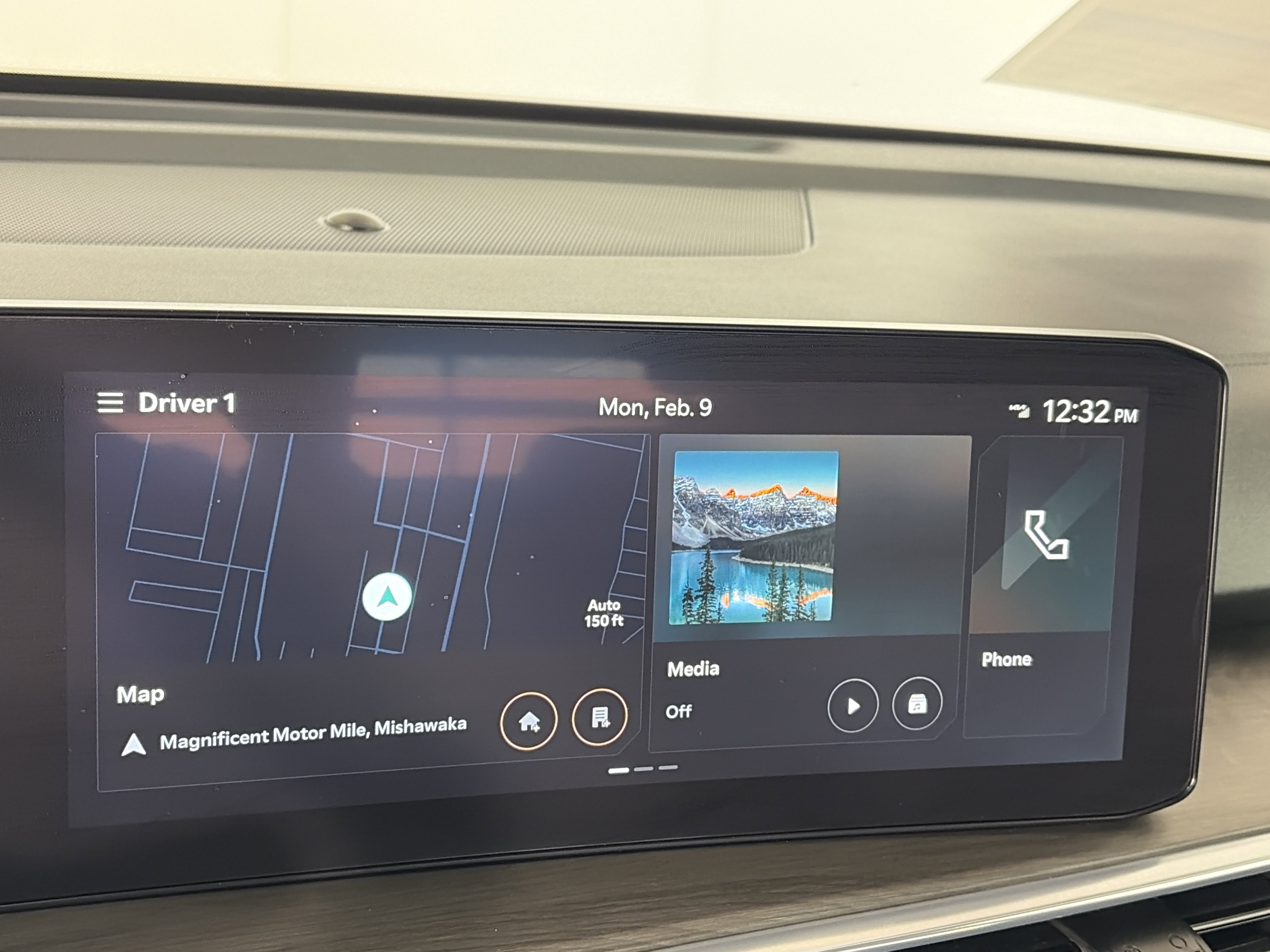 Certified 2025 Kia Sorento SX image 18