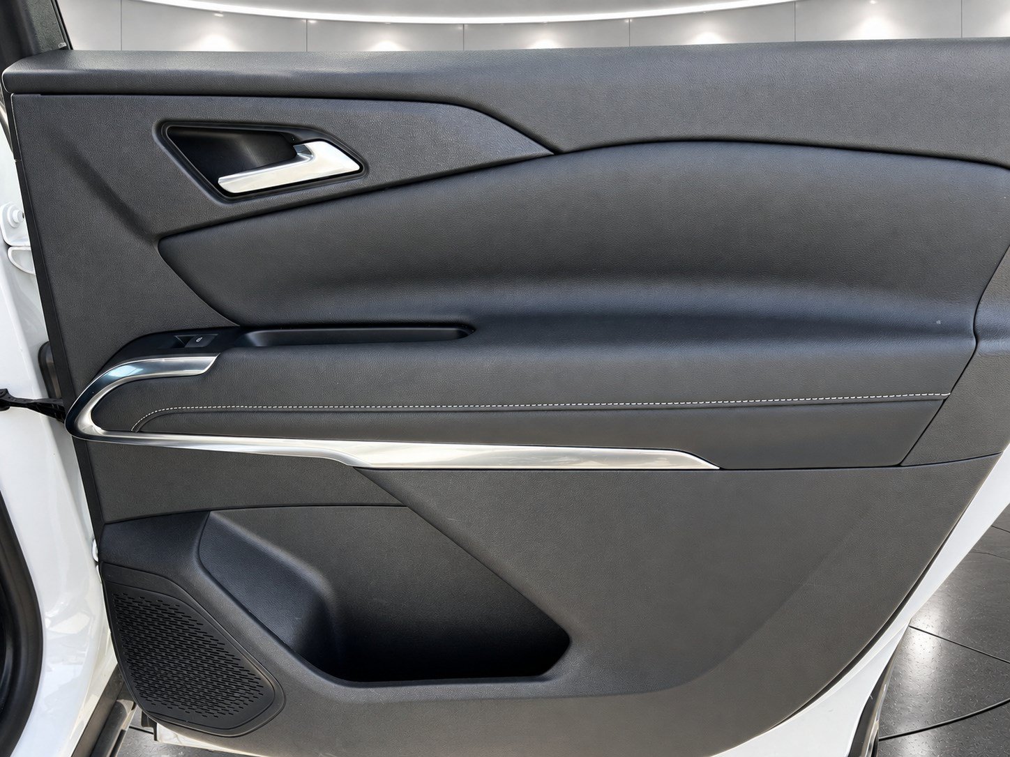 Used 2024 Chevrolet Traverse LT FWD image 31