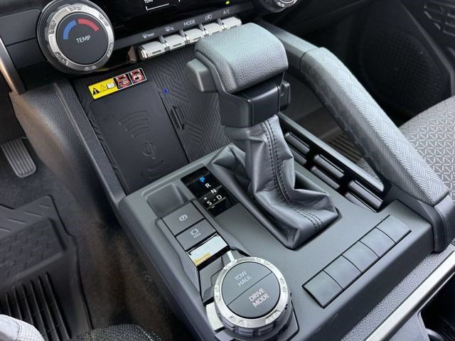 New 2026 Toyota 4Runner SR5 AWD/4WD image 19