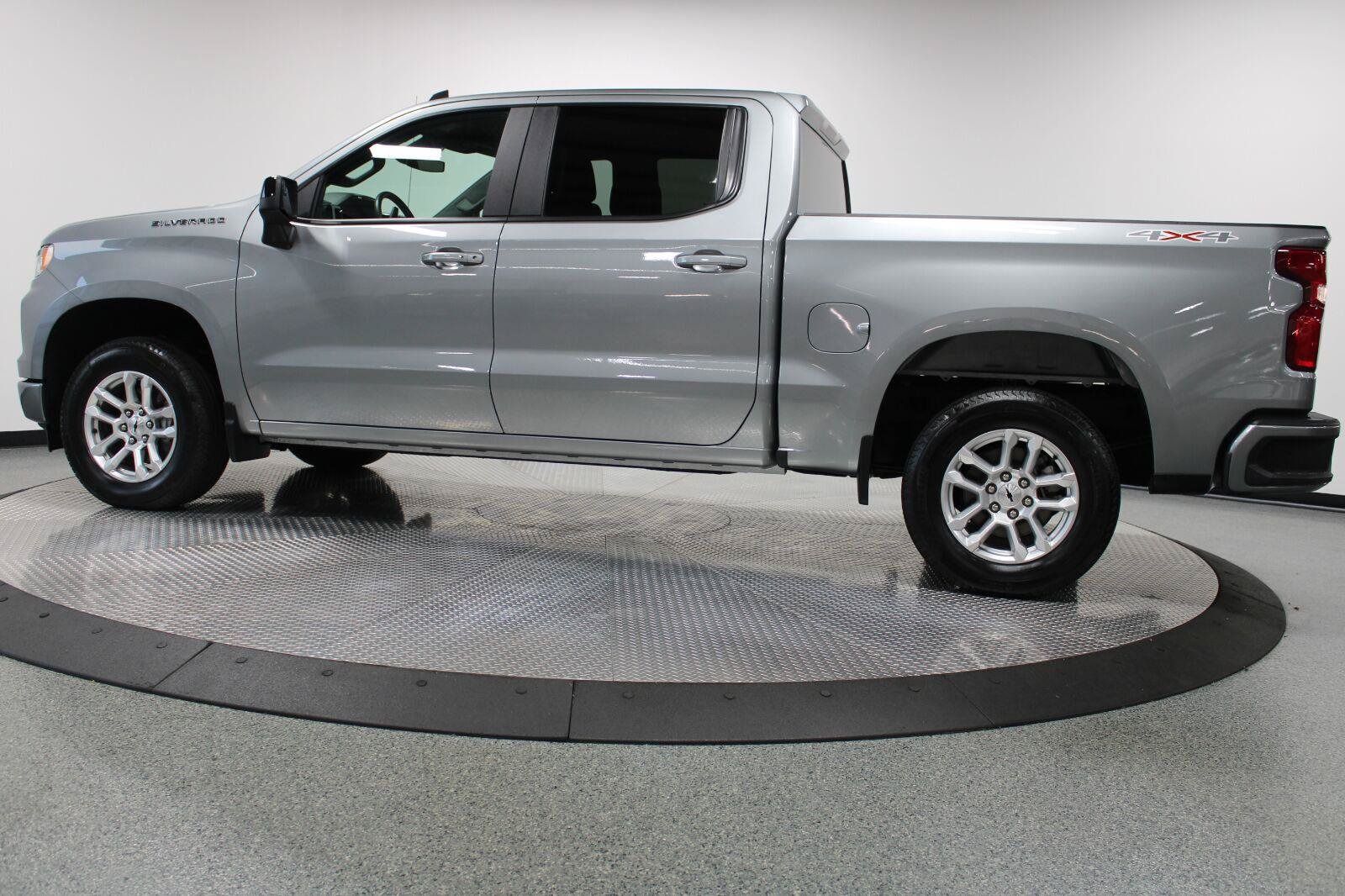 Used 2026 Chevrolet Silverado 1500 RST AWD/4WD image 7