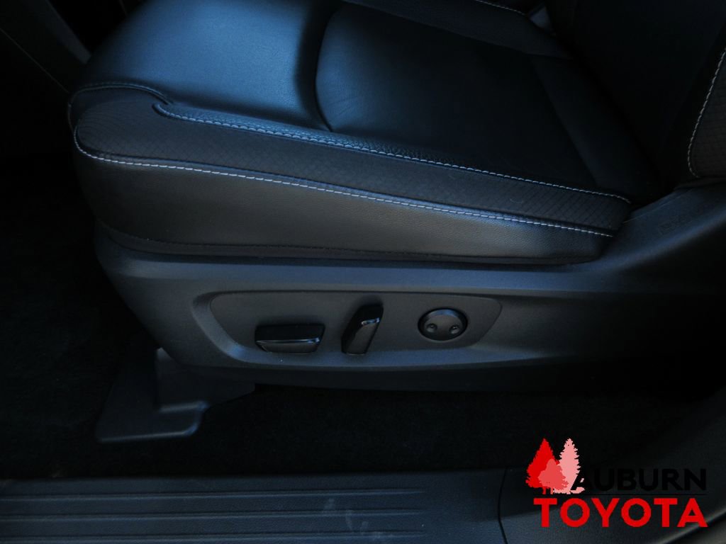 Used 2024 Nissan Pathfinder SL image 12