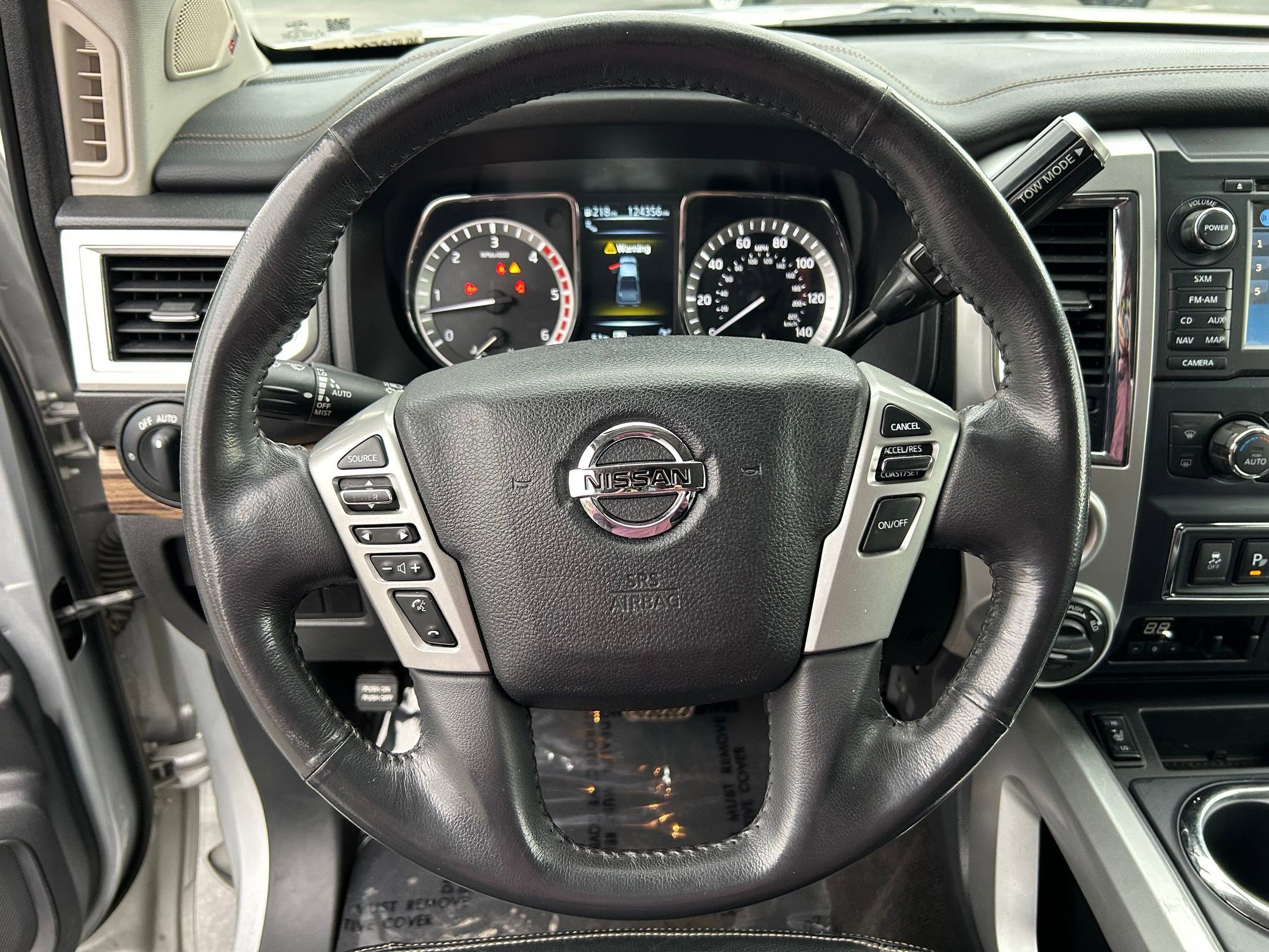 Used 2017 Nissan Titan SL image 12