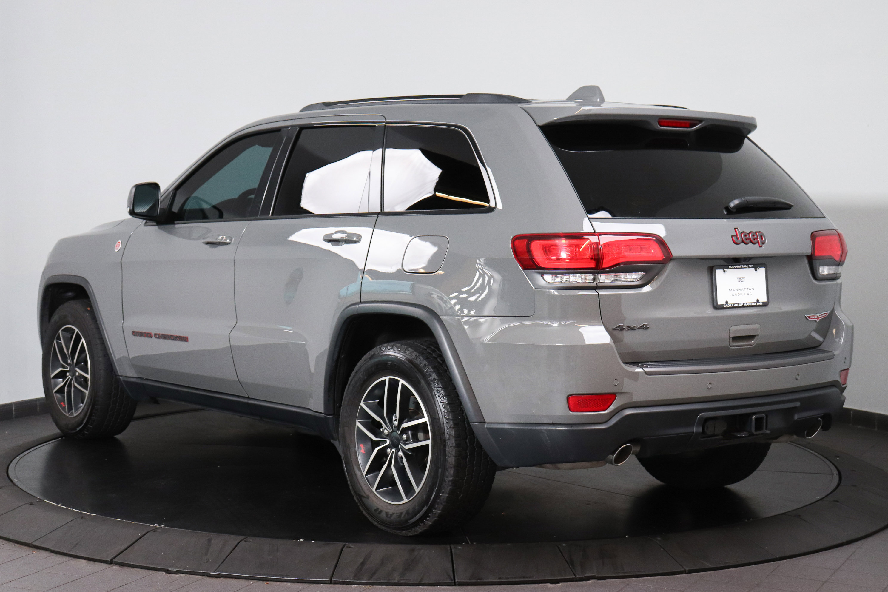 Used 2021 Jeep Grand Cherokee Trailhawk image 3