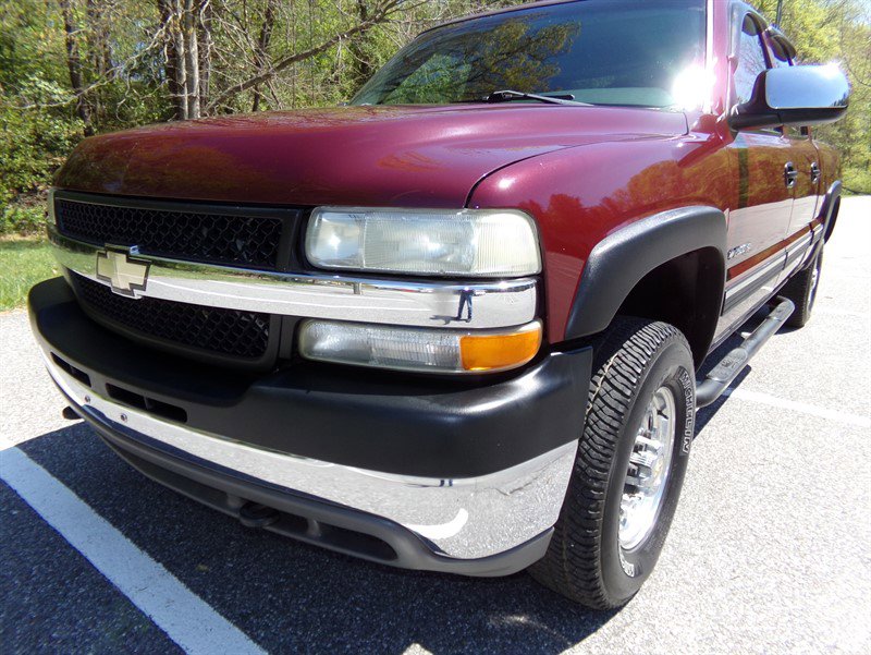Used 2002 Chevrolet Silverado 2500 LS AWD/4WD image 2