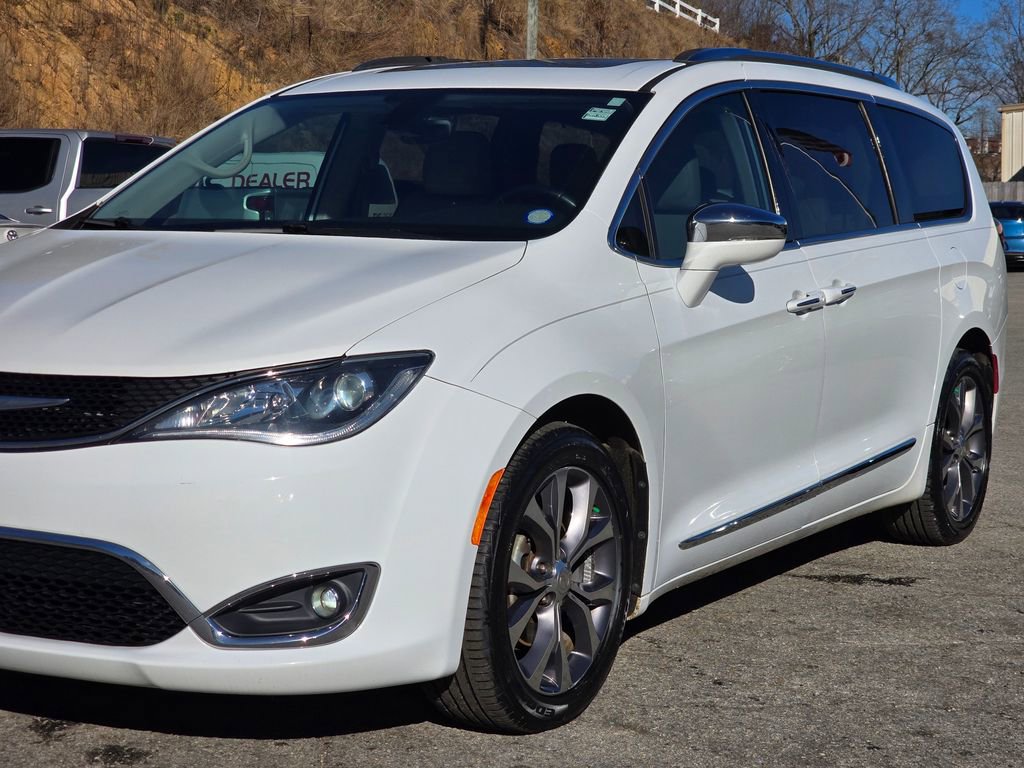 Used 2017 Chrysler Pacifica Limited w/ Tire & Wheel Group image 51