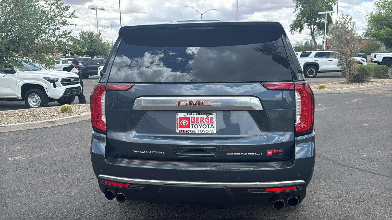 Used 2021 GMC Yukon XL Denali AWD/4WD image 7