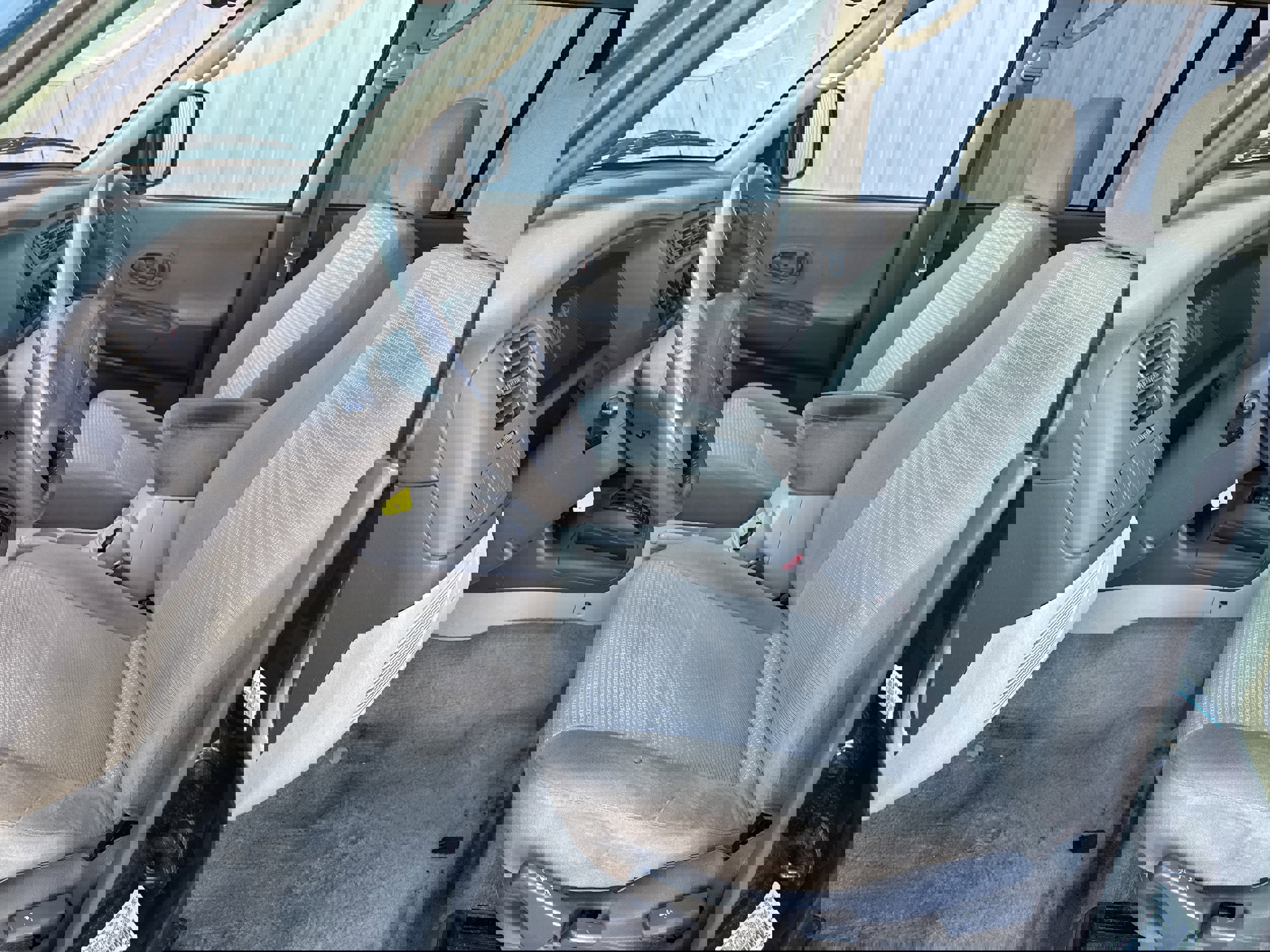 Used 2002 Mitsubishi Montero Sport XLS image 2