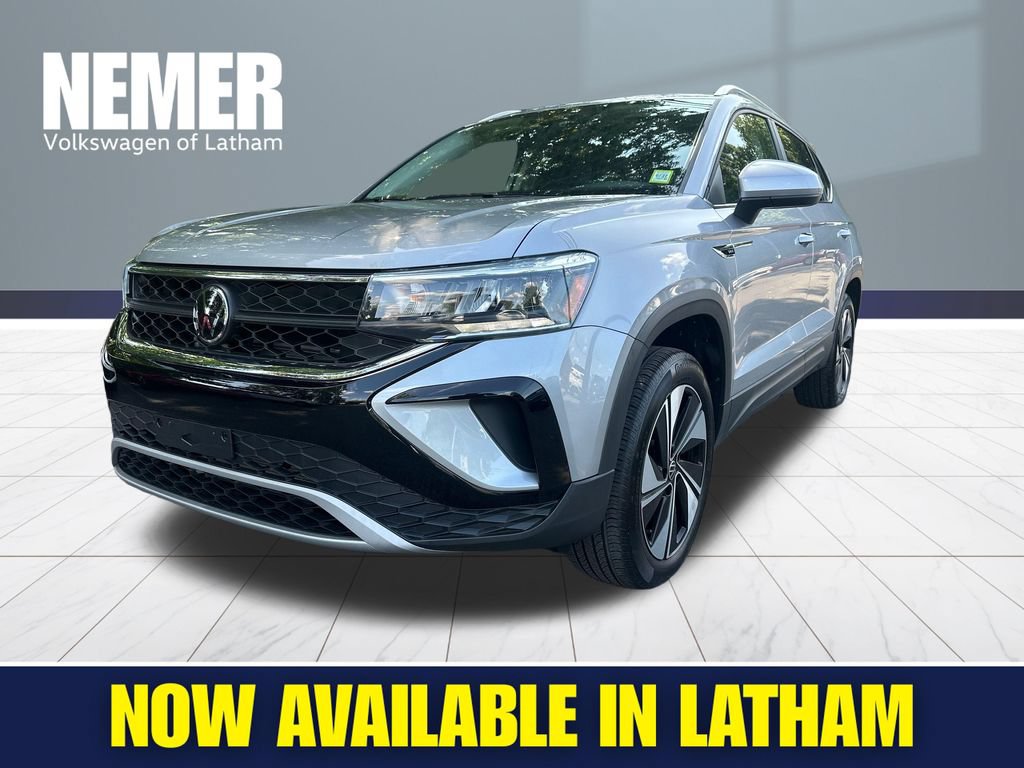 Used 2024 Volkswagen Taos SE AWD/4WD image 1