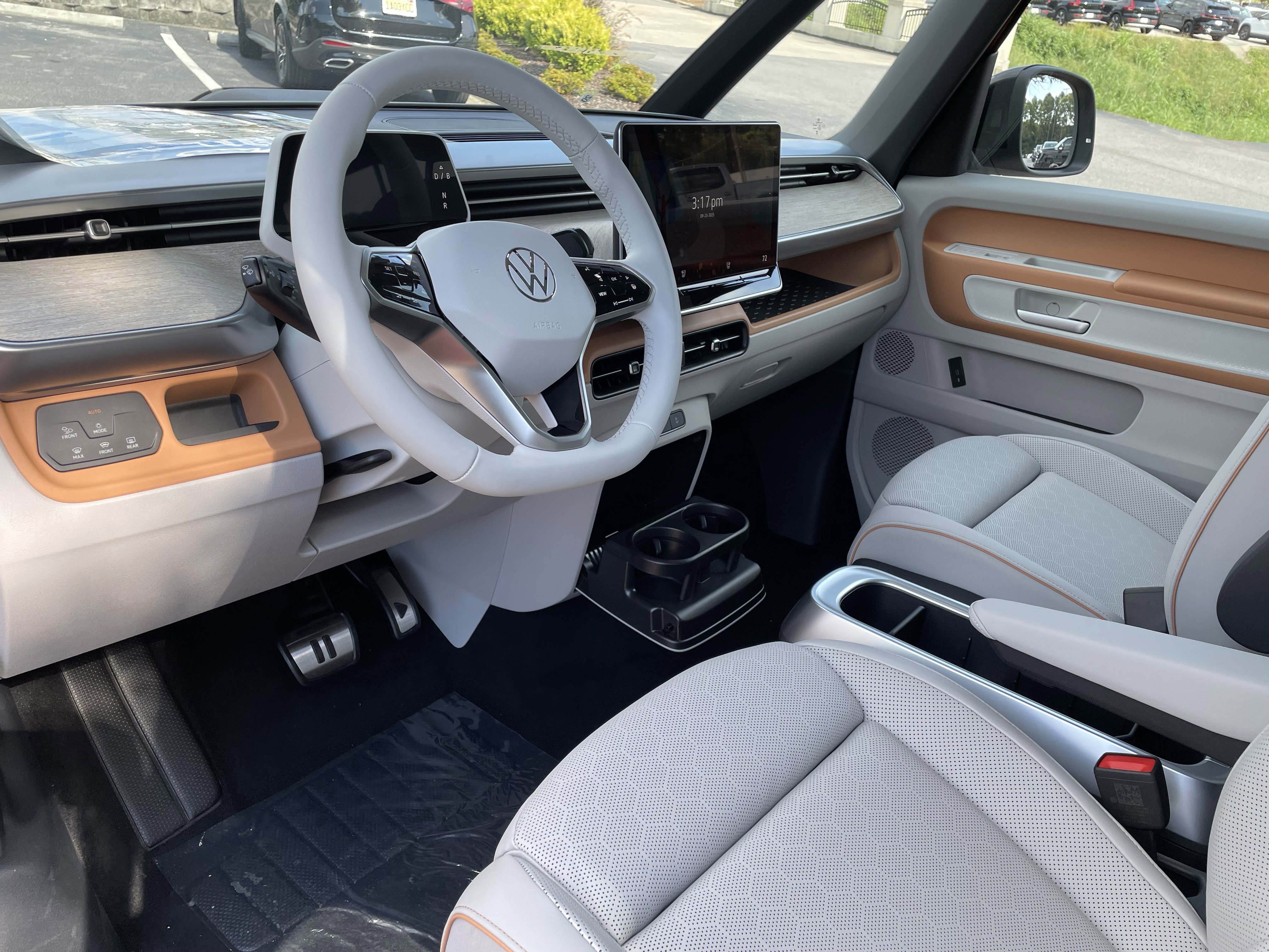 New 2025 Volkswagen ID. Buzz Pro S Plus image 16