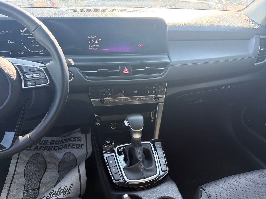 Used 2025 Kia Seltos EX w/ EX Sunroof Package image 19