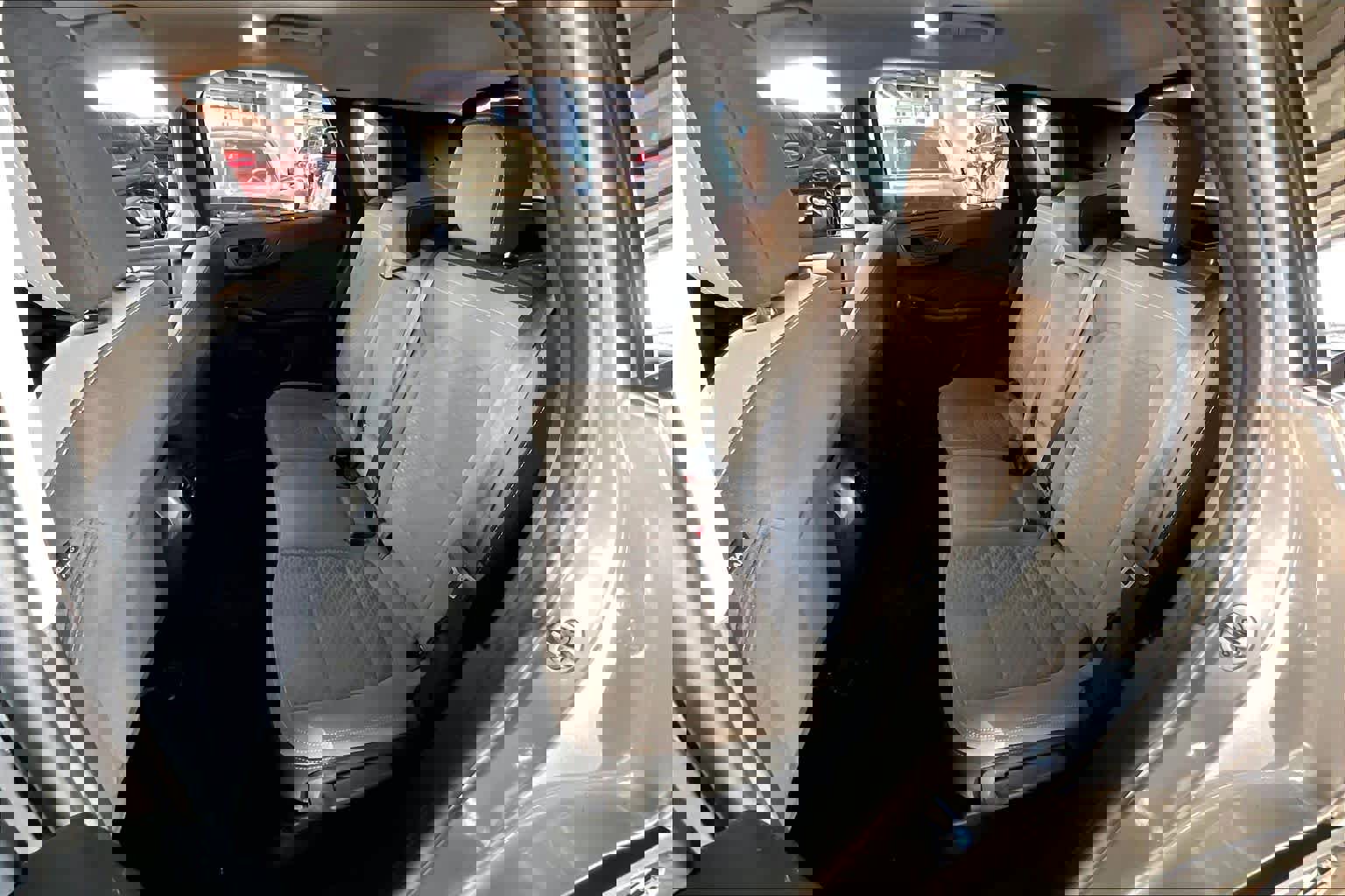 Used 2022 Ford Escape SE w/ SE Sport Appearance Package image 19