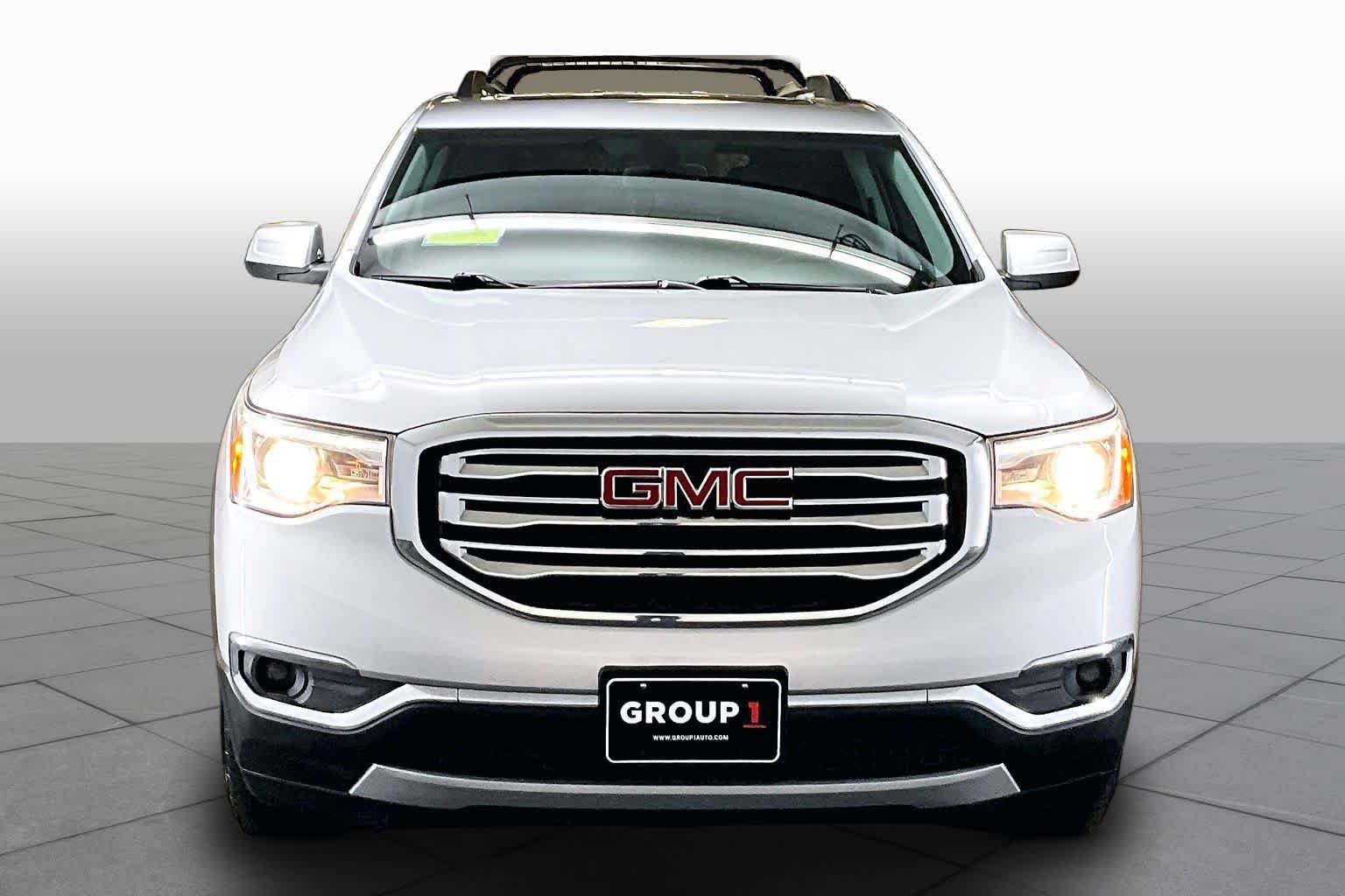 Used 2017 GMC Acadia SLT AWD/4WD image 4