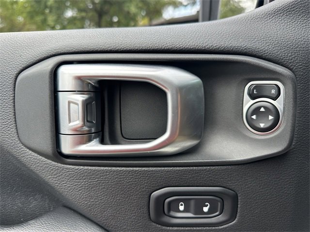 Used 2020 Jeep Gladiator Overland w/ Trailer Tow Package image 32