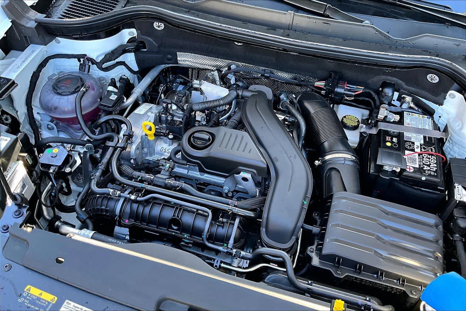 New 2026 Volkswagen Taos SE FWD image 17