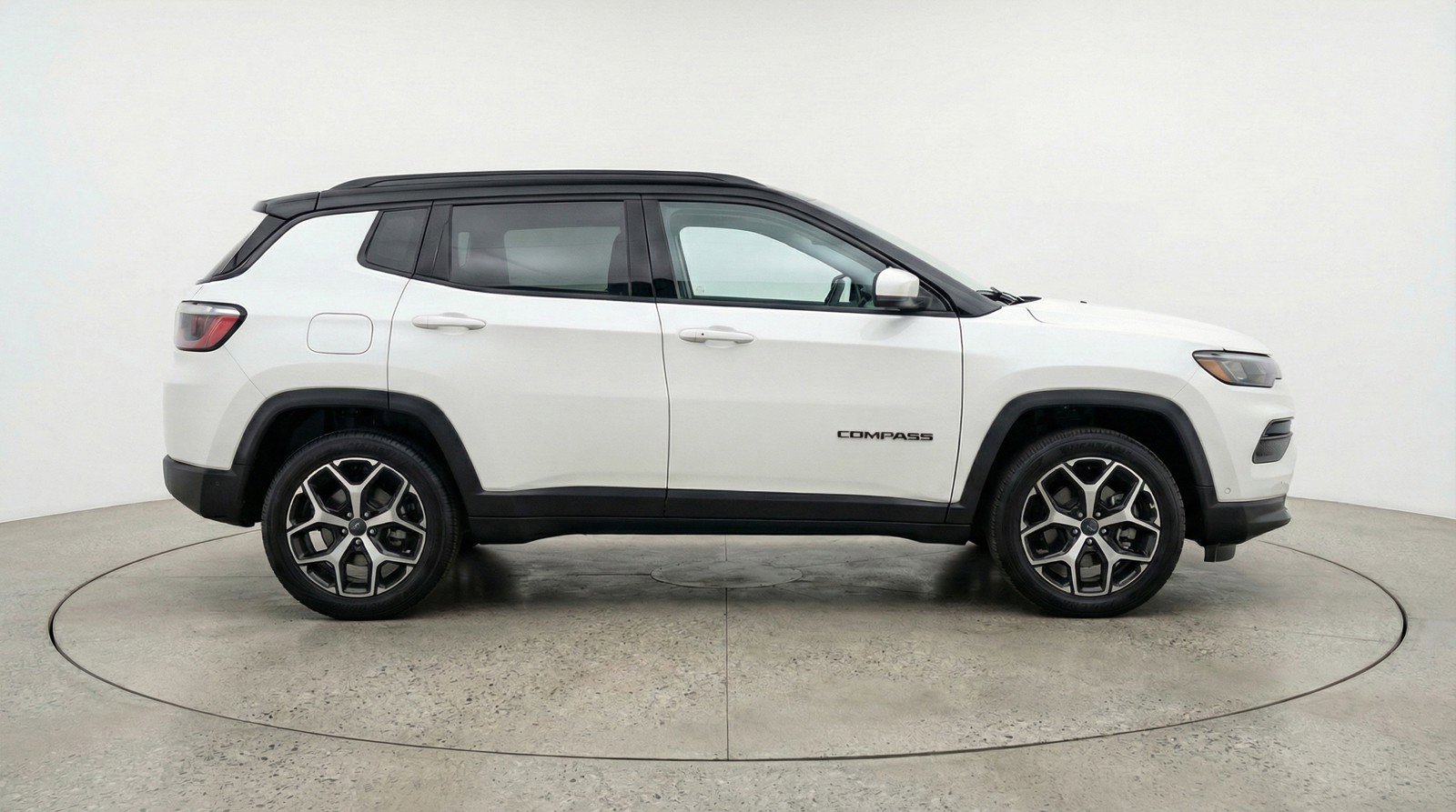 Used 2025 Jeep Compass Limited AWD/4WD image 11