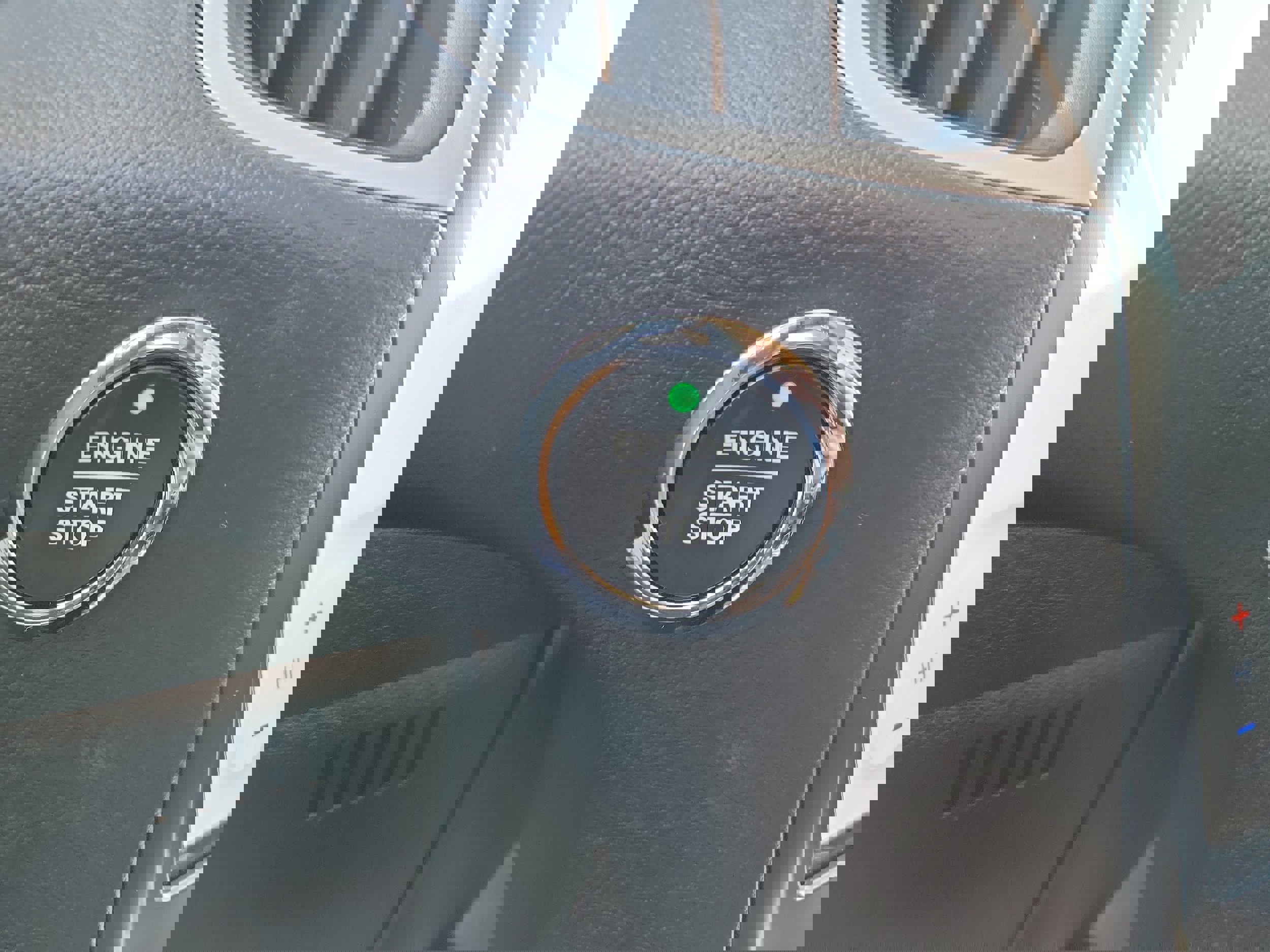 Used 2024 Ford Edge SEL w/ Convenience Package image 23