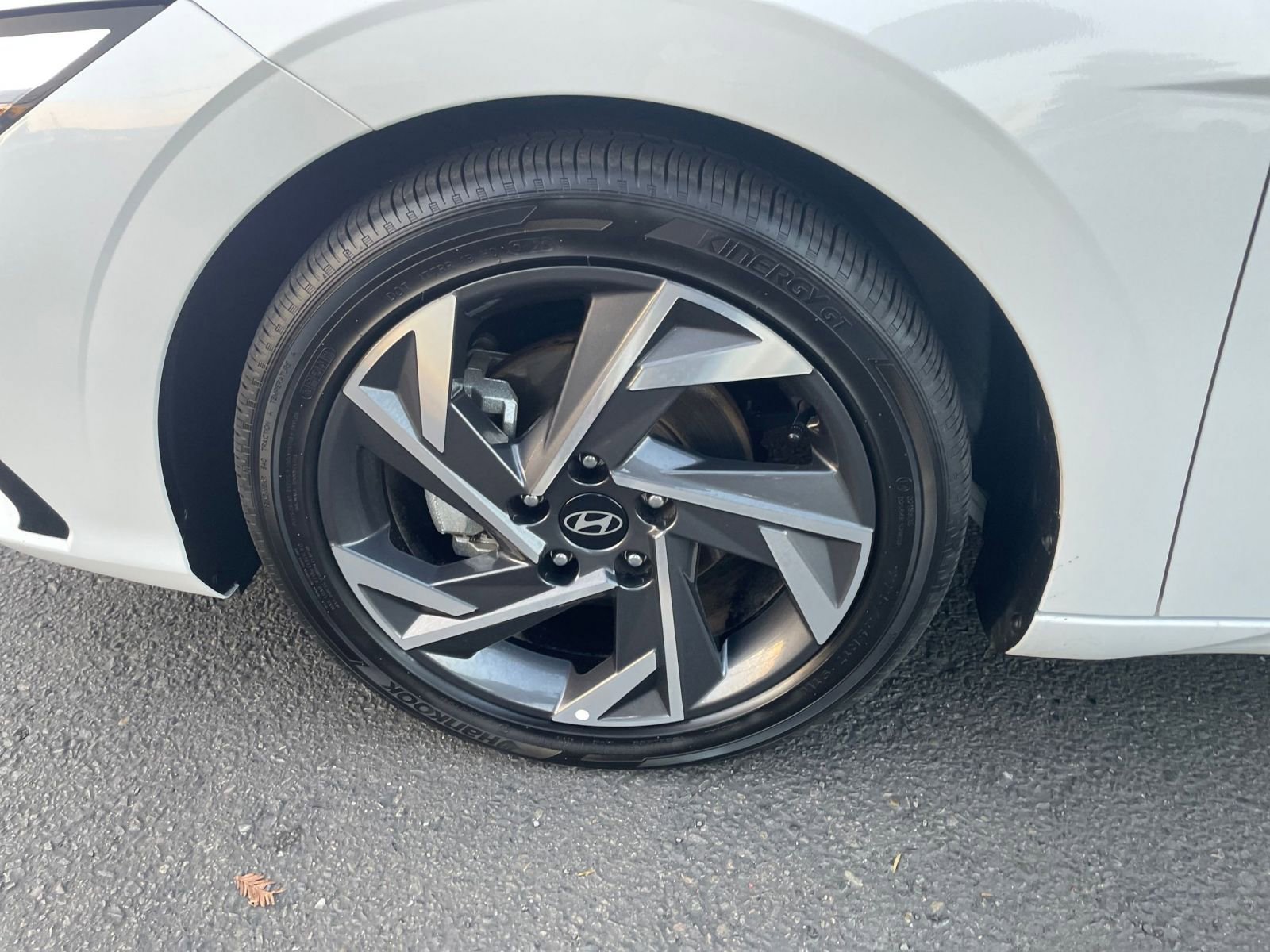 Used 2025 Hyundai Elantra Limited image 33