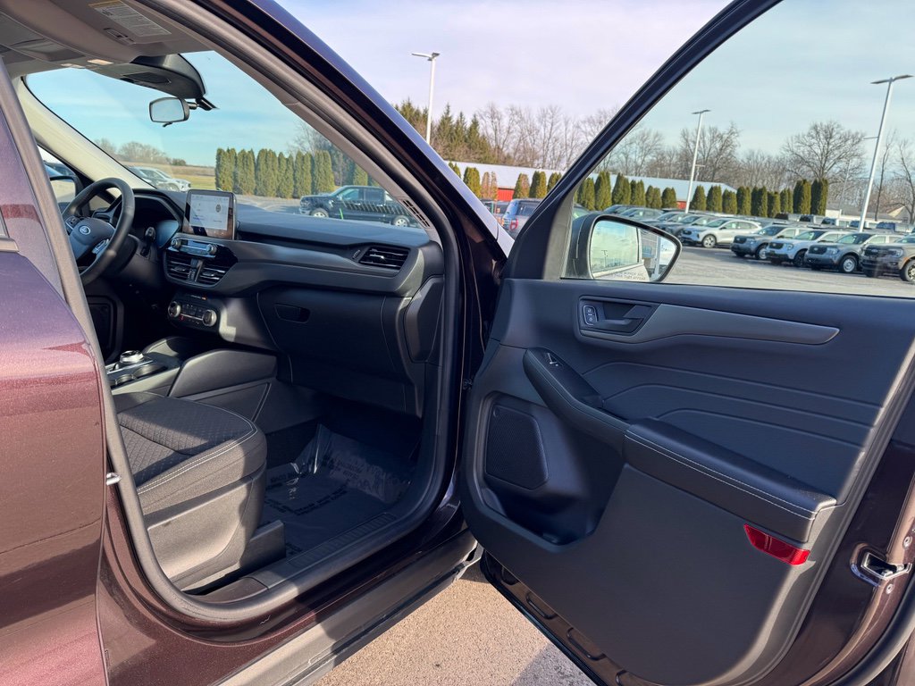 Used 2023 Ford Escape Active image 10