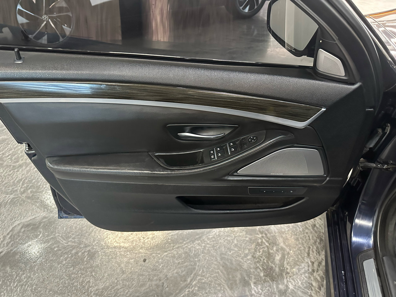 Used 2013 BMW M5 w/ Executive Pkg image 10